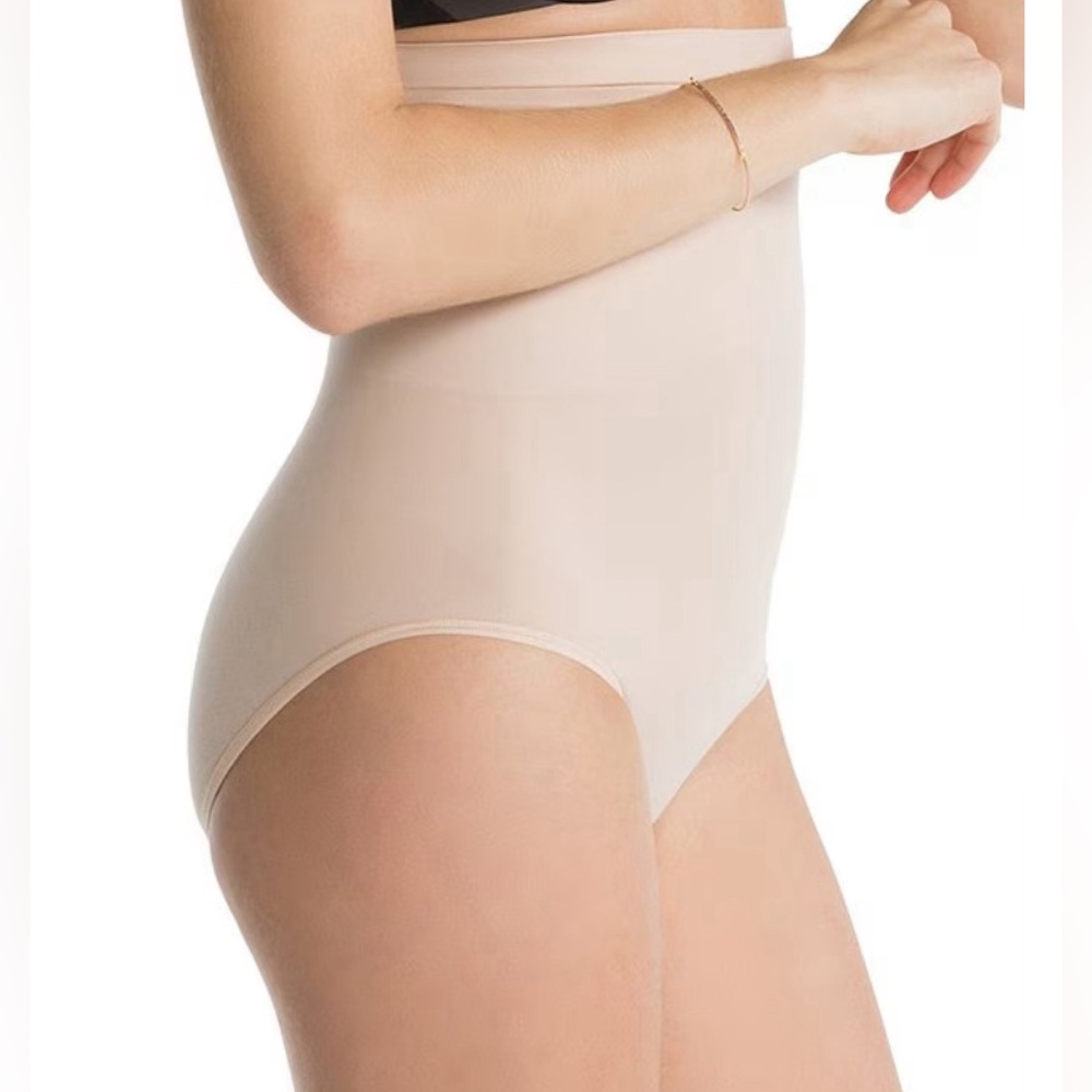 NWT SPANX Higher Power Panties Soft Nude Medium